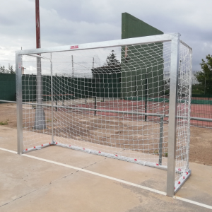 JUEGO PORTERÍAS GALVANIZADAS FÚTBOL SALA/BALONMANO METÁLICAS TRASLADABLES 80X80MM CON BASE 80X40MM