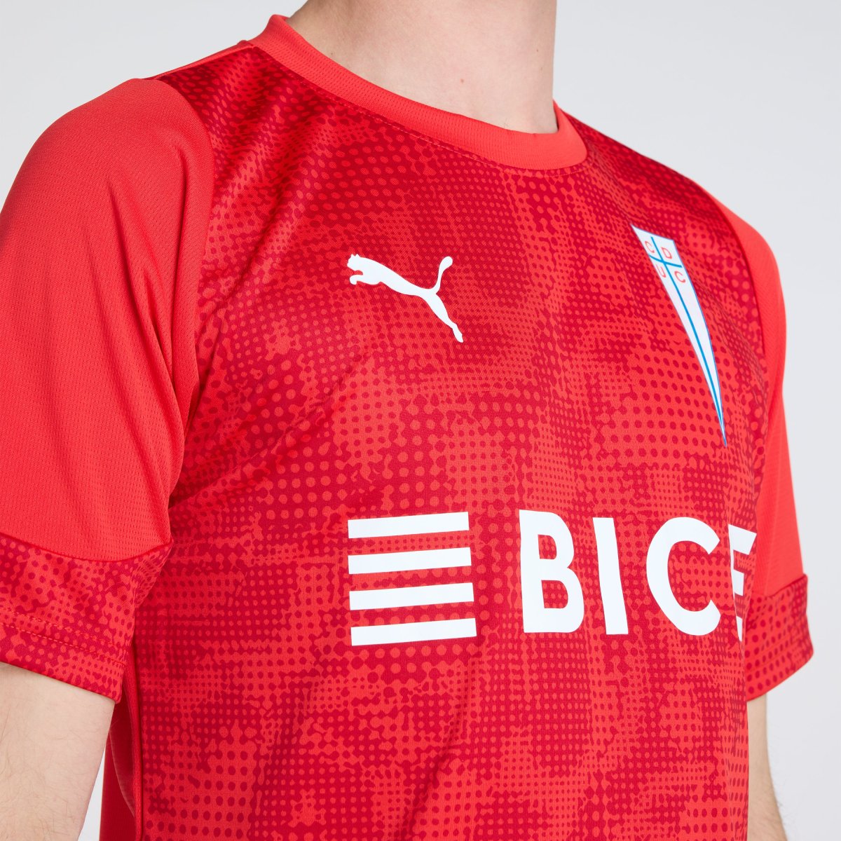 Camiseta Puma Universidad Católica Entrenamiento RJ-AZ 2026 Adulto - Imagen 5